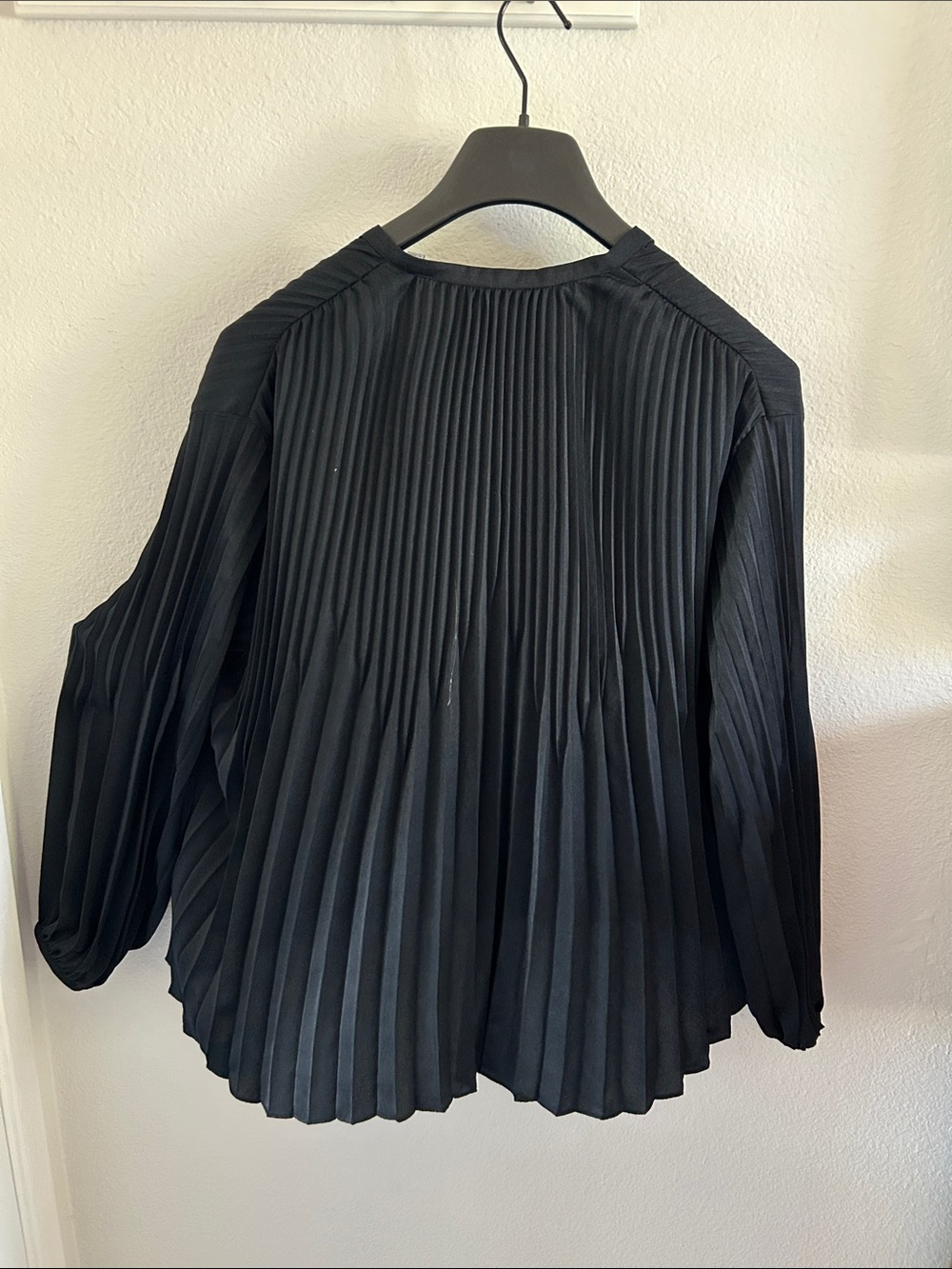 Vince Black Pleated Blouse size S - Picture 3 of 7